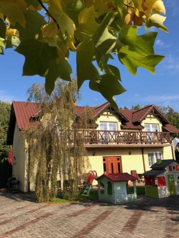 Pokoje Pod Kasztanami Jantar Exterior foto